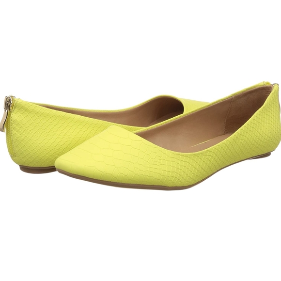 ❤️Yellow Flats with Faux Back Zip SZ 7.5